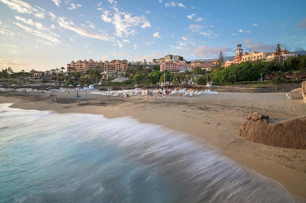 Playa Del Duque-Amazing Views 2 Bedroom Costa Adeje  Luaran gambar